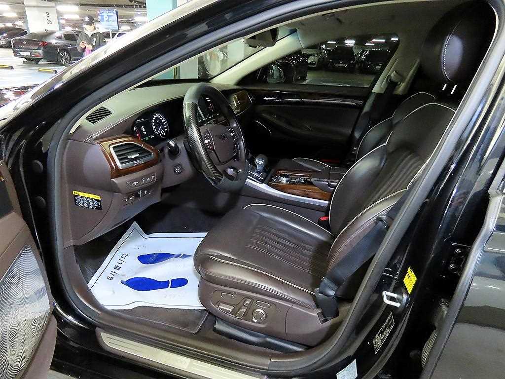 Genesis EQ900 - Vista 6