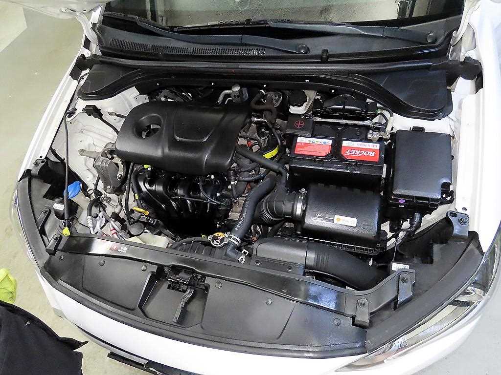 HYUNDAI Avante 2018 Blanco - Importación desde Corea - HF Imports Iquique - Foto 17