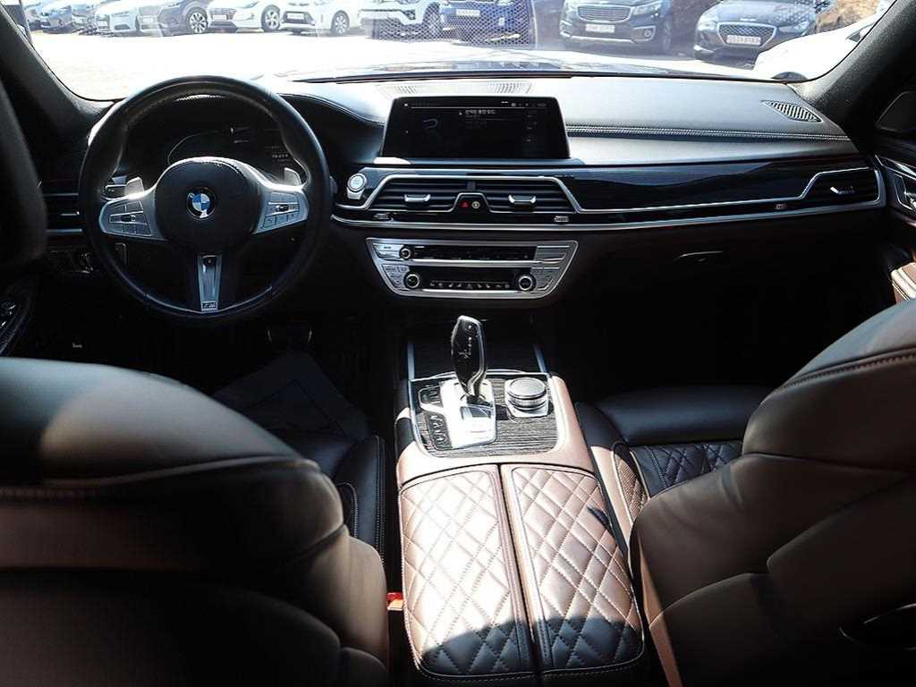 BMW 7 Series - Vista 5