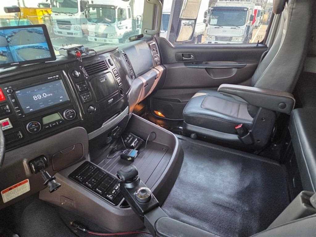 medium and large cargo truck - Vista 10