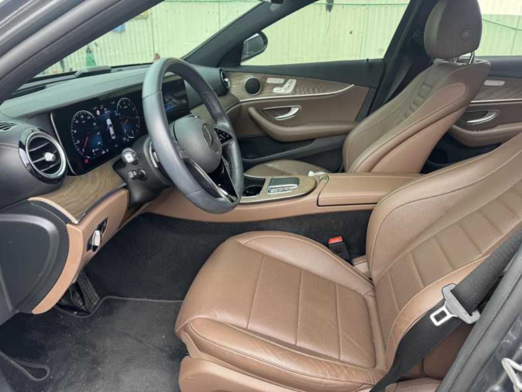 Mercedes Benz E class - Vista 4