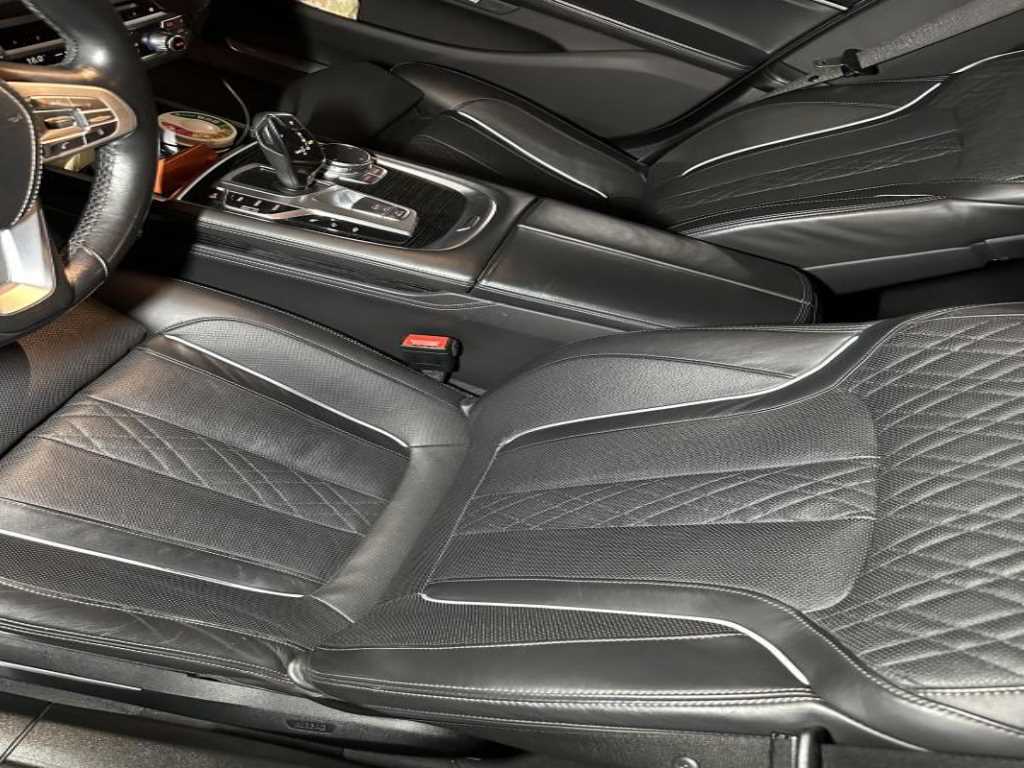 BMW 7 Series - Vista 10