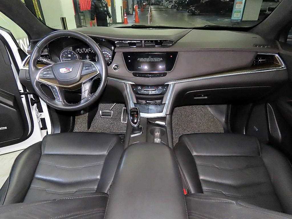 Cadillac XT5 - Vista 10