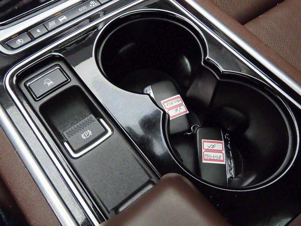 Jaguar XE - Vista 12