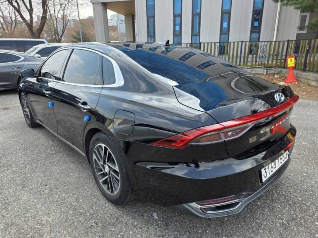 HYUNDAI Grandeur - Vista 4