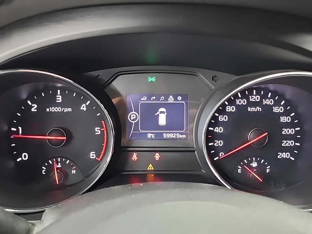 KIA Carnival - Vista 6