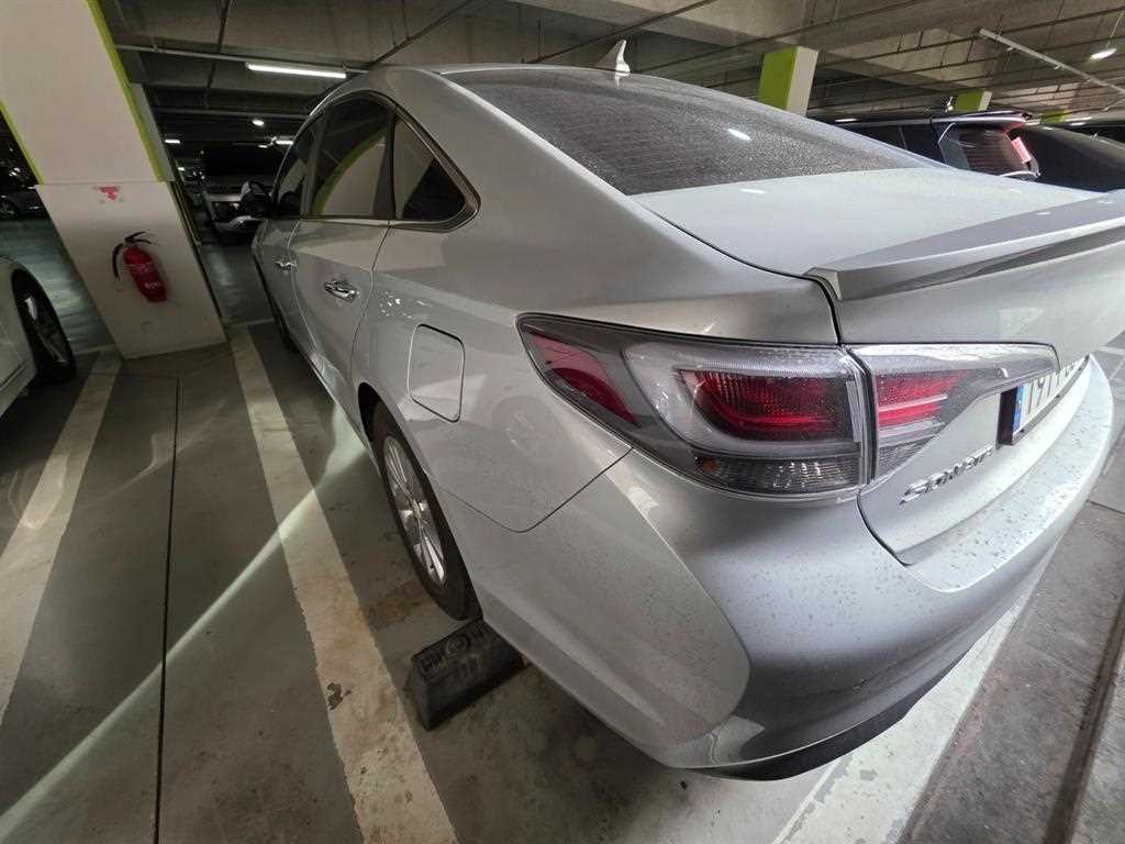 HYUNDAI Sonata - Vista 4