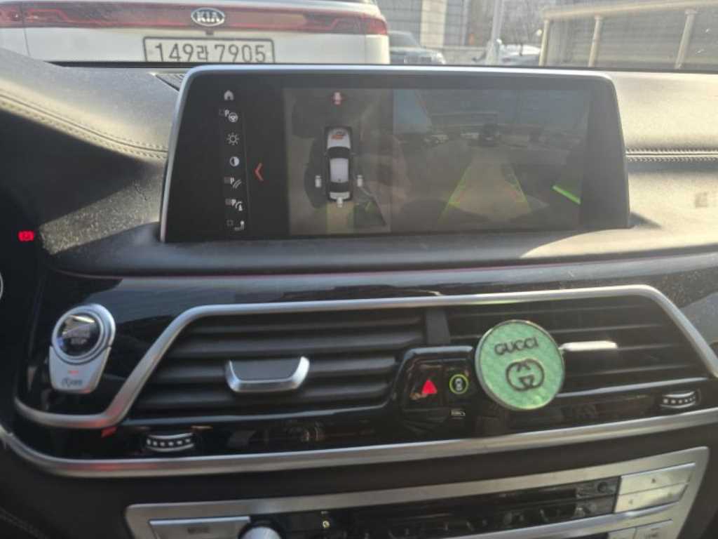 BMW 7 Series - Vista 8