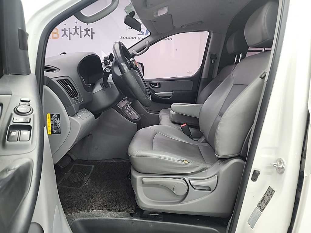 HYUNDAI Starex - Vista 11