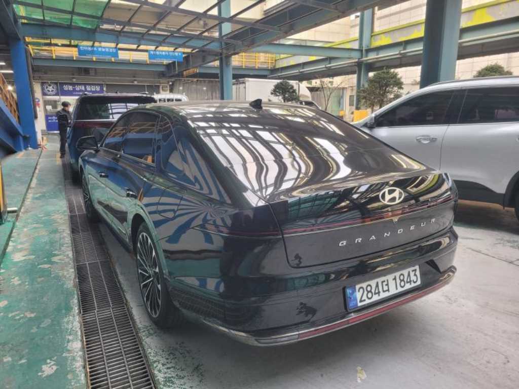 HYUNDAI Grandeur - Vista 2