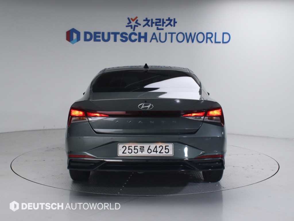 HYUNDAI Avante - Vista 5