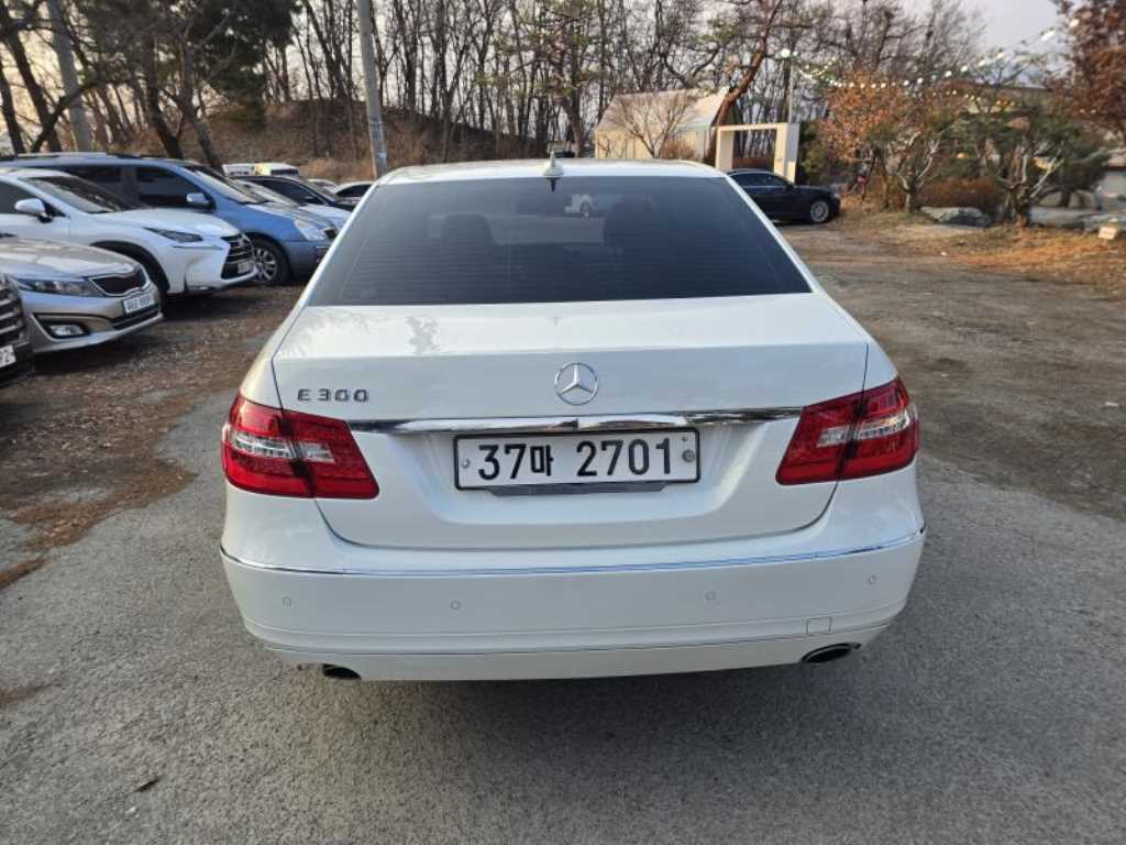Mercedes Benz E class - Vista 5