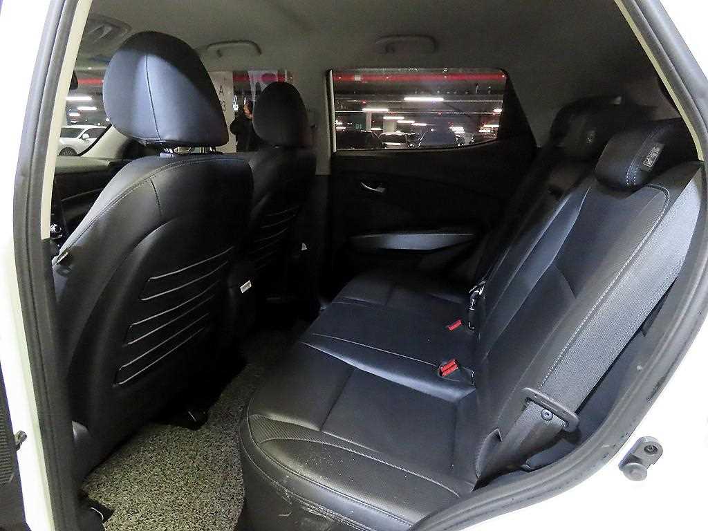 Ssangyong Tivoli - Vista 7