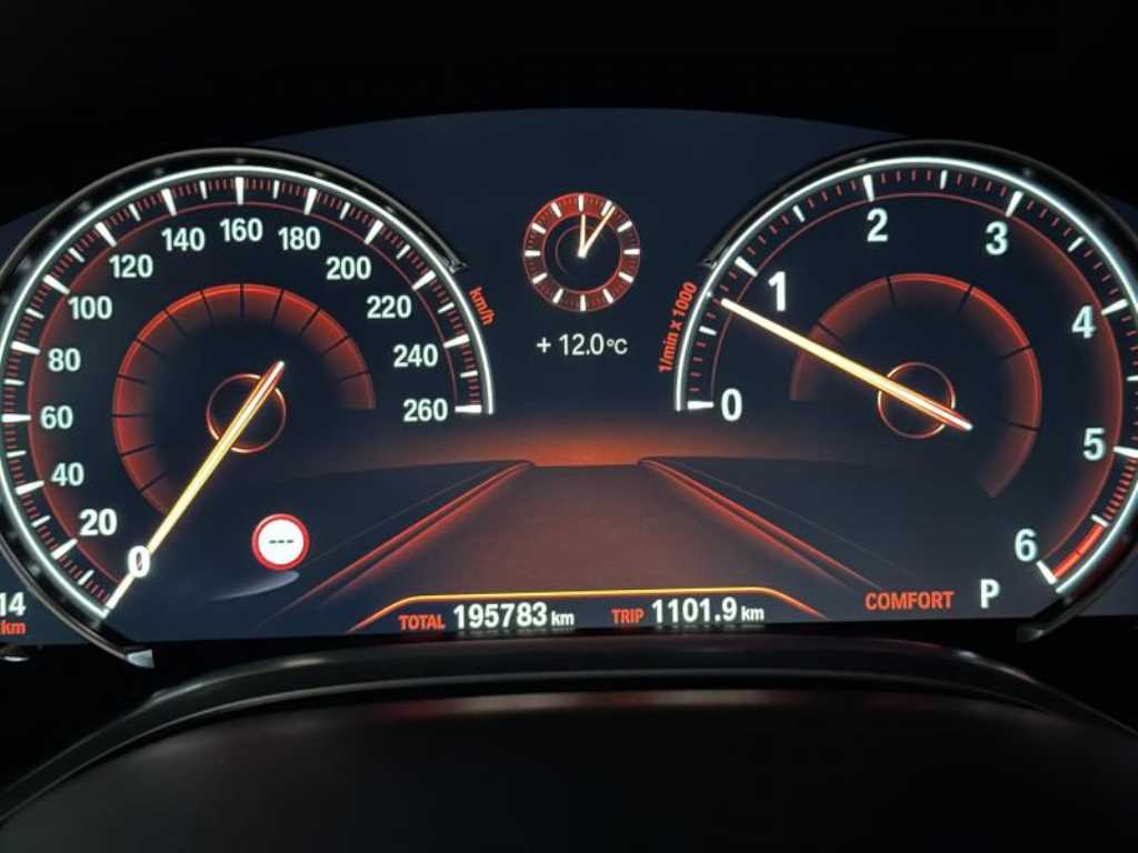 BMW 7 Series - Vista 4