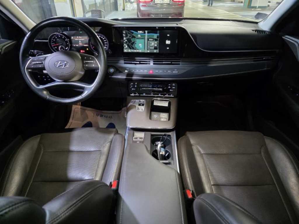 HYUNDAI Grandeur - Vista 10