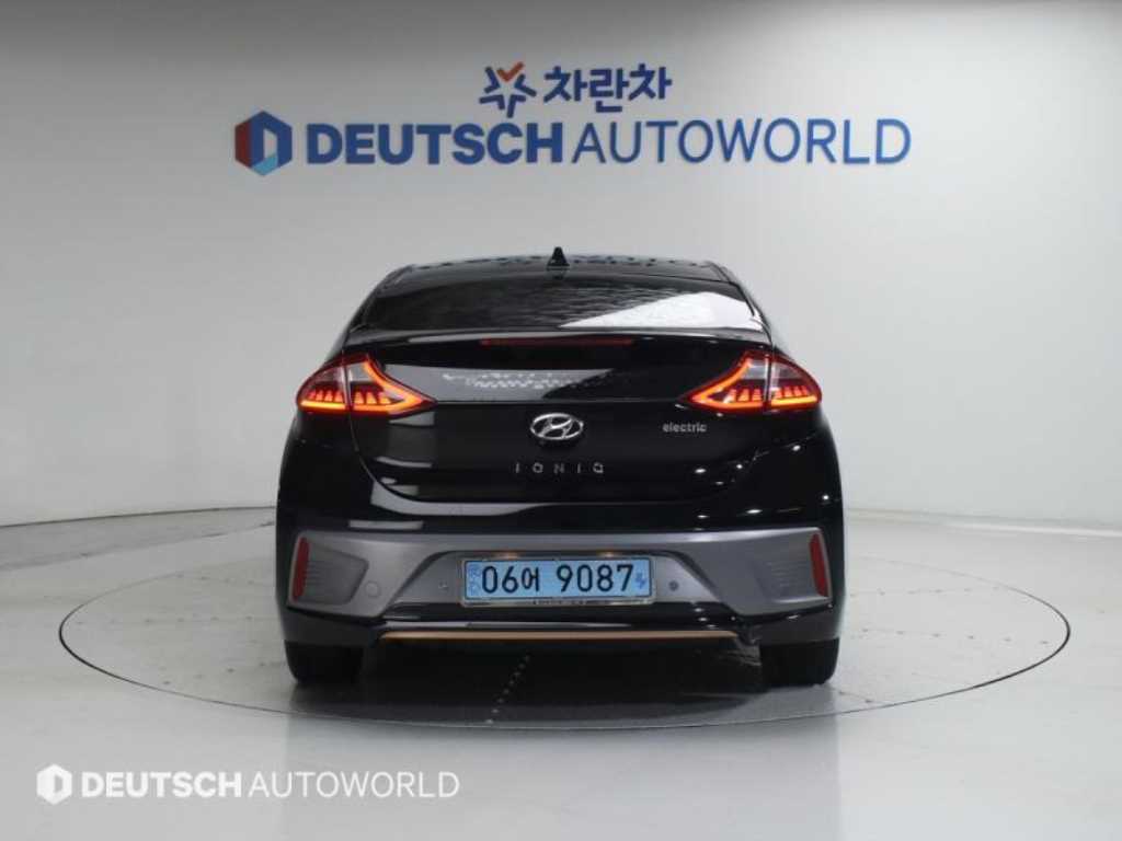 HYUNDAI Ioniq - Vista 4