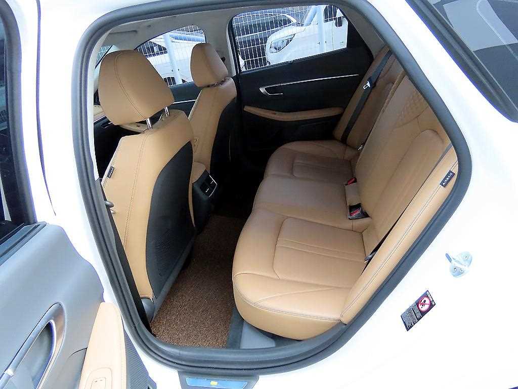 HYUNDAI Sonata - Vista 6