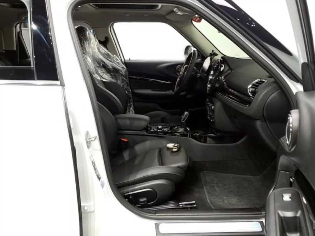 Mini Clubman - Vista 11