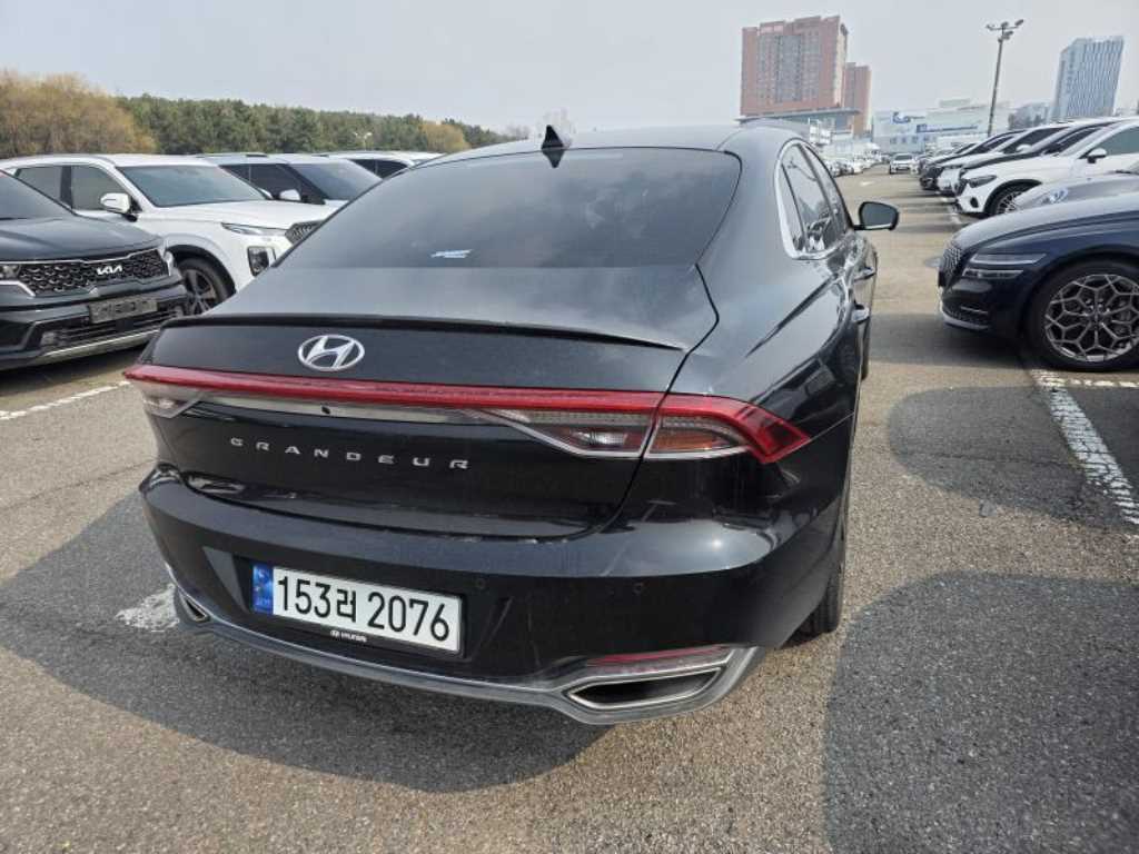 HYUNDAI Grandeur - Vista 5