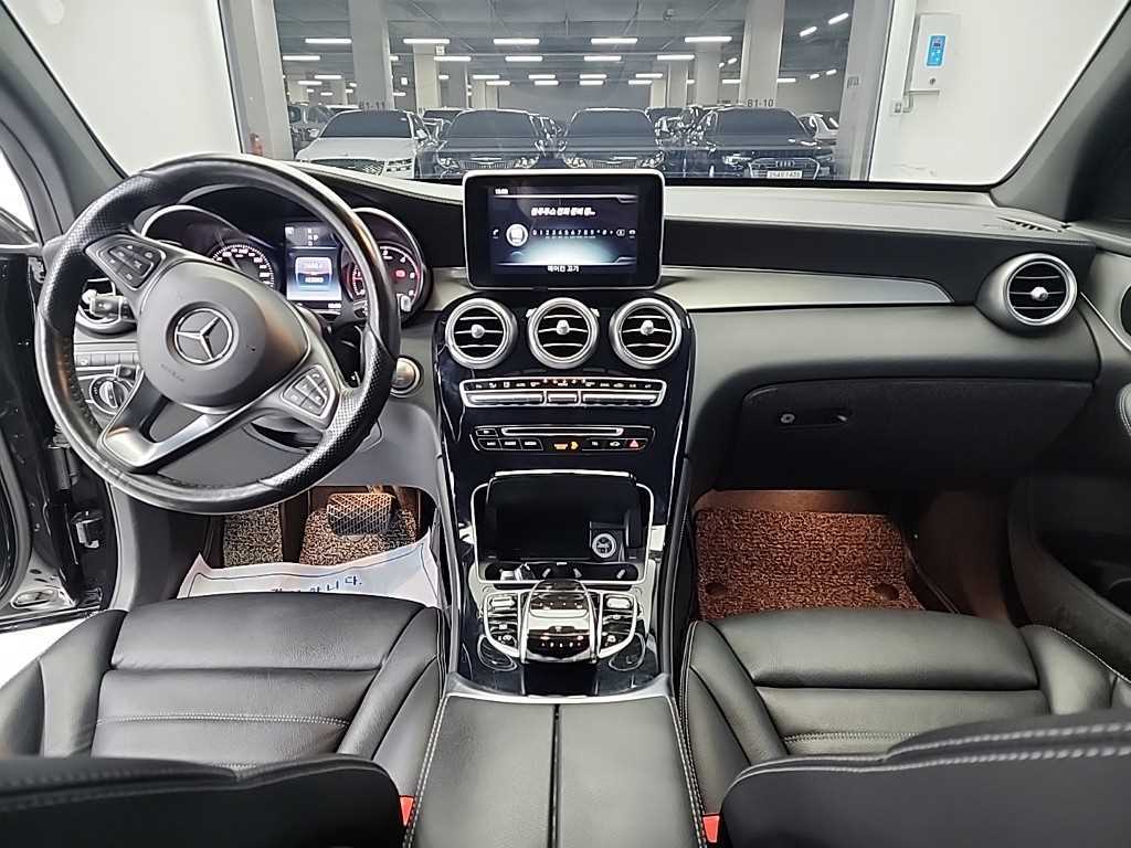 Mercedes Benz GLC Class - Vista 7