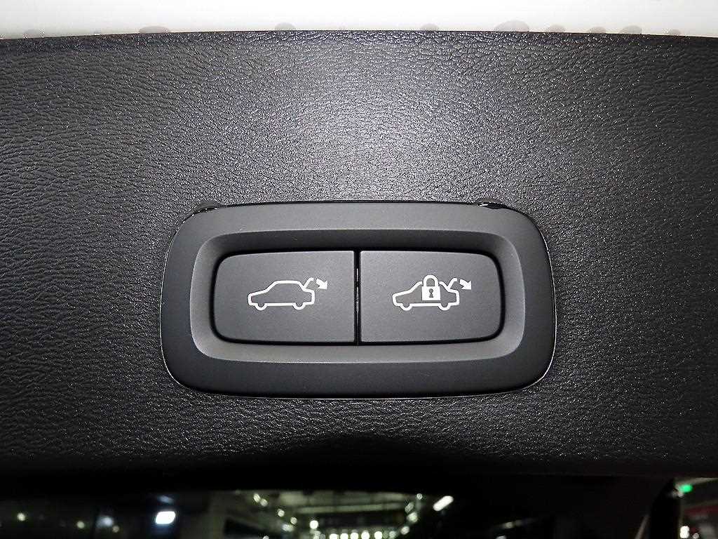 Volvo XC40 2025 - Importación desde Corea - HF Imports Iquique - Foto 16