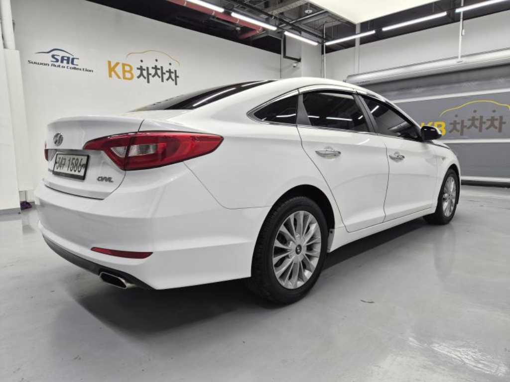 HYUNDAI Sonata - Vista 2