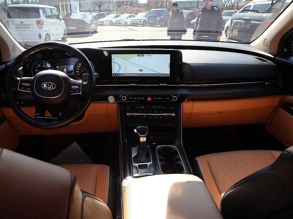 KIA Carnival - Vista 5