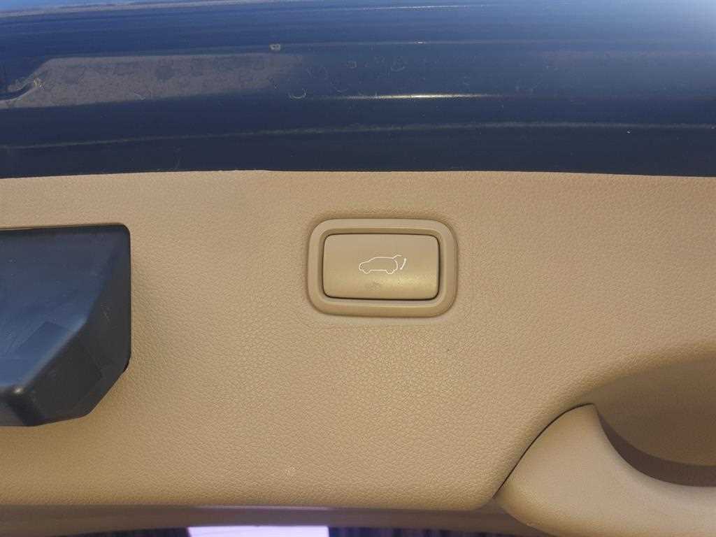 KIA Carnival - Vista 8