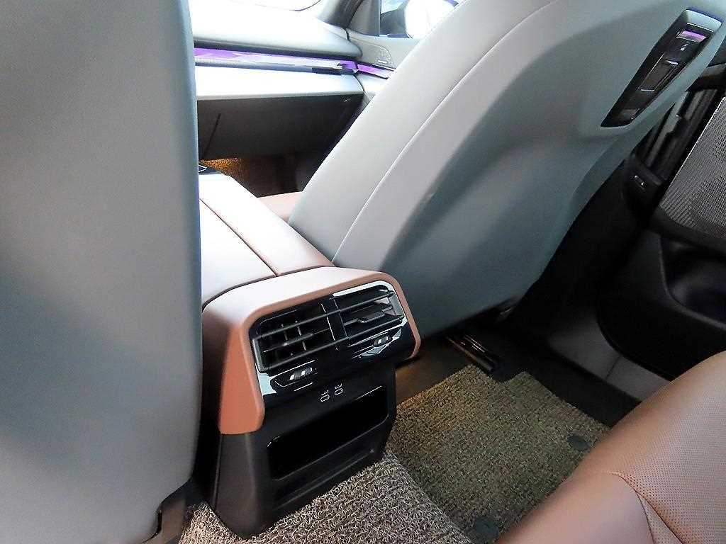 BMW 5 Series - Vista 10