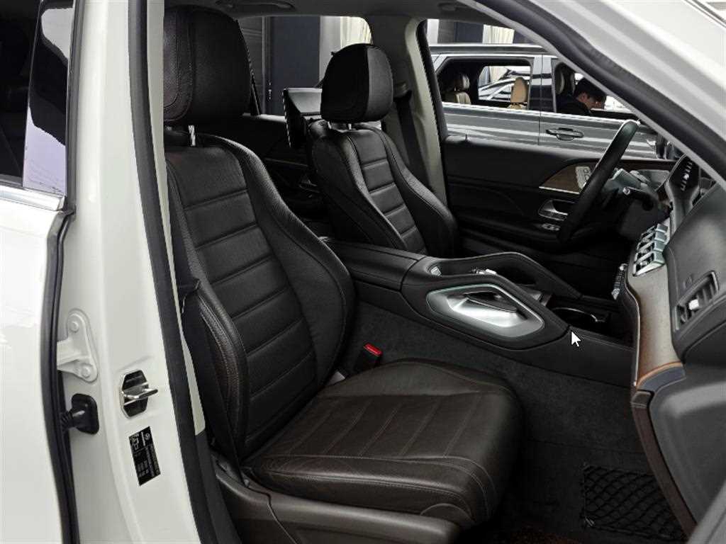 Mercedes Benz GLE Class - Vista 11