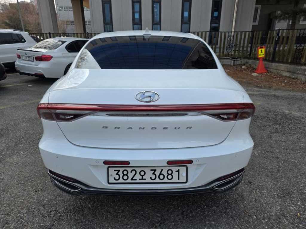 HYUNDAI Grandeur - Vista 5
