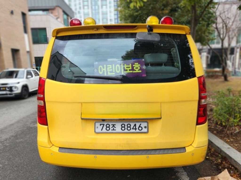 HYUNDAI Starex - Vista 3