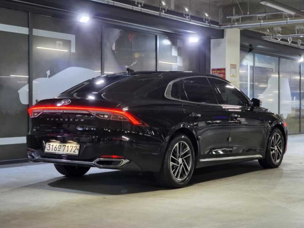 HYUNDAI Grandeur - Vista 4