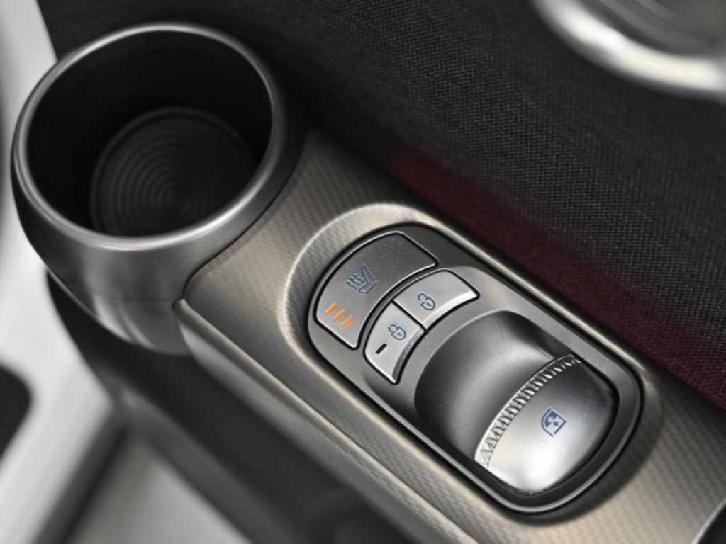 Genesis GV60 2022 Blanco - Importación desde Corea - HF Imports Iquique - Foto 16