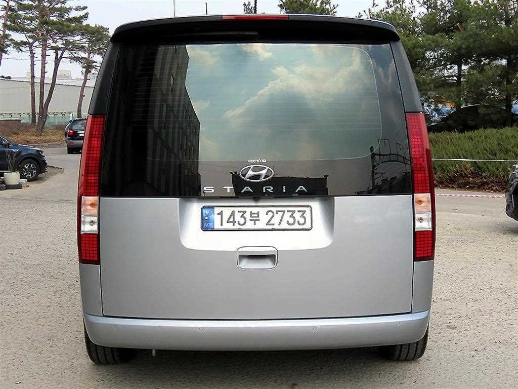 HYUNDAI Staria - Vista 3