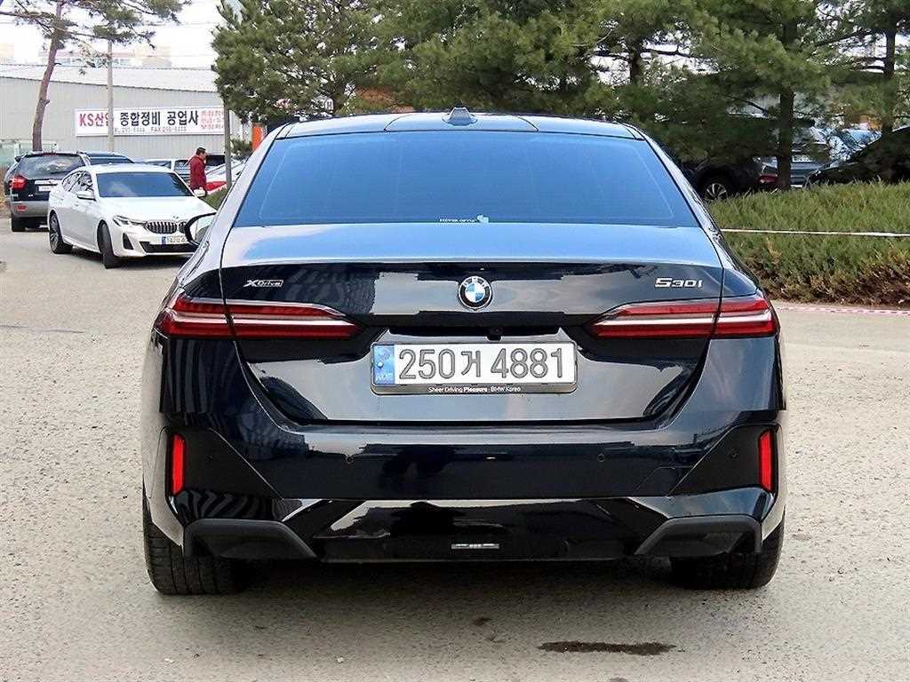 BMW 5 Series - Vista 4