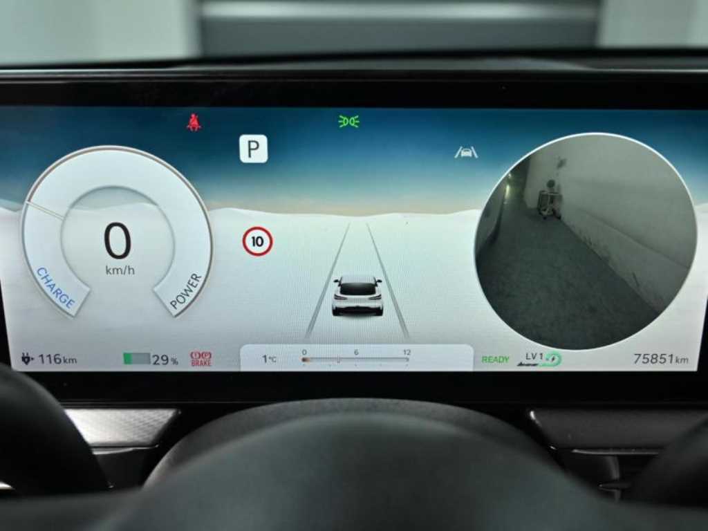 Genesis GV60 - Vista 8