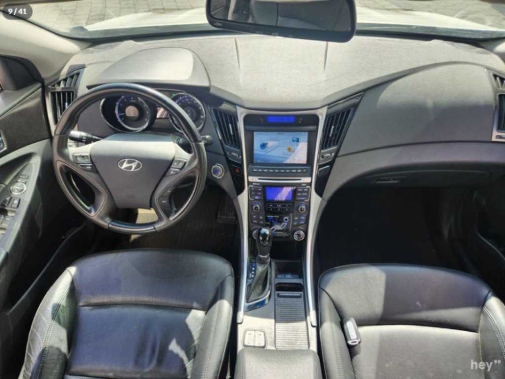 HYUNDAI Sonata - Vista 3