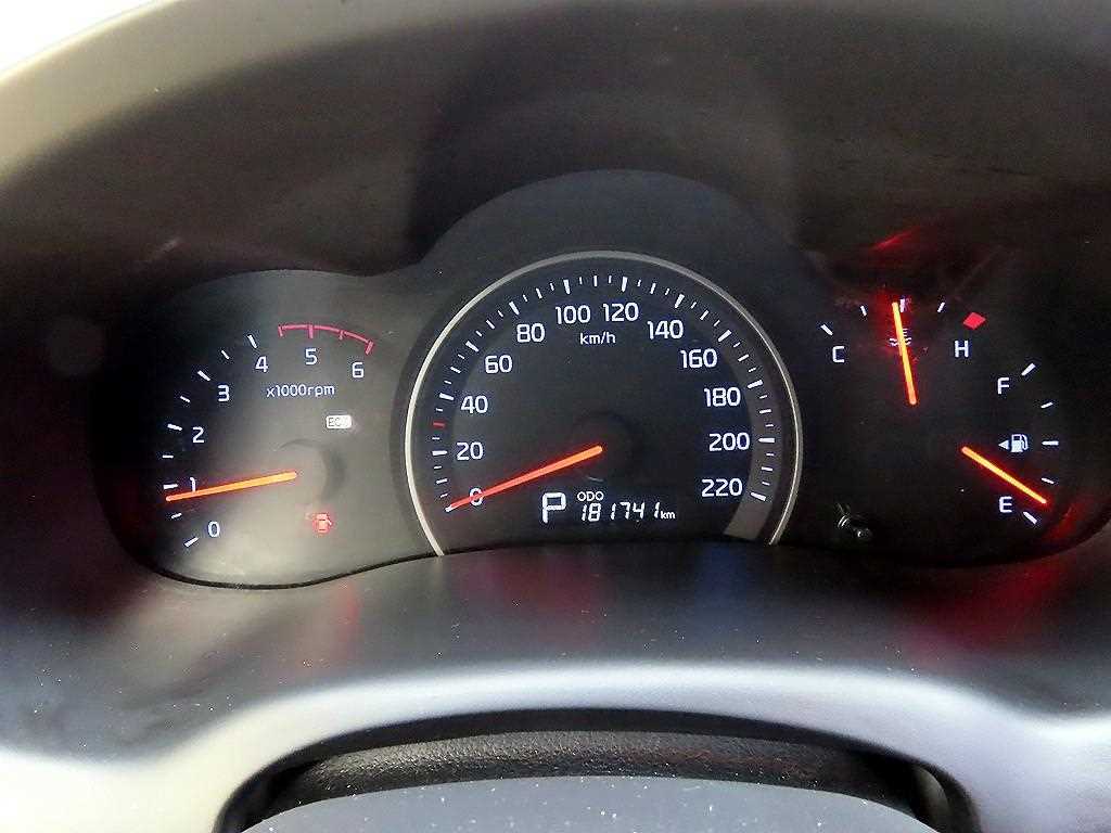 KIA Carnival - Vista 9