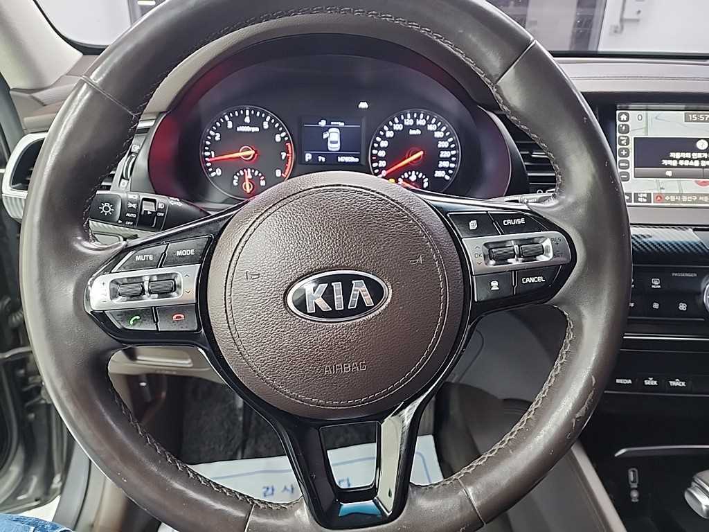 KIA K7 - Vista 9