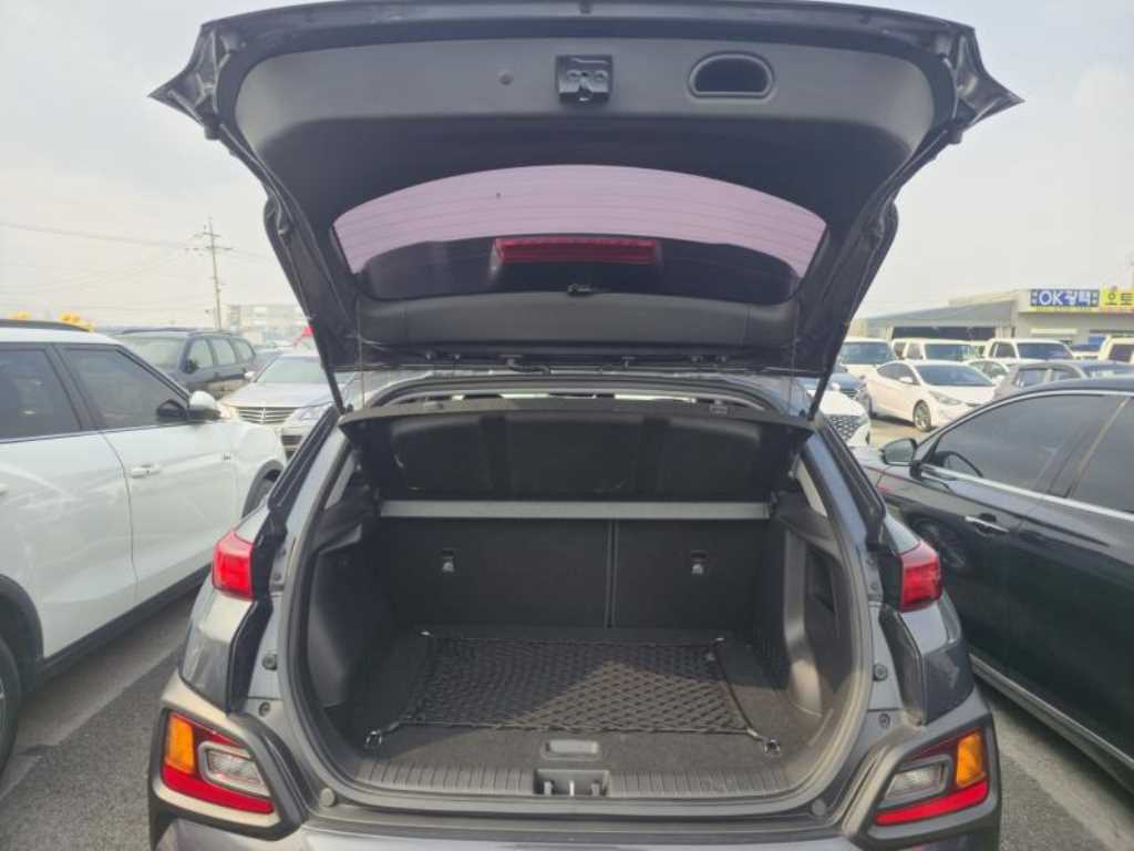 HYUNDAI Kona - Vista 5