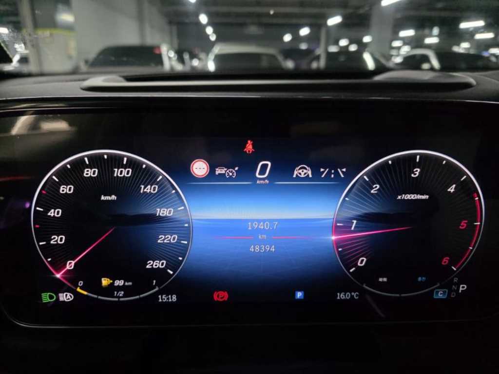 Mercedes Benz GLC Class - Vista 6