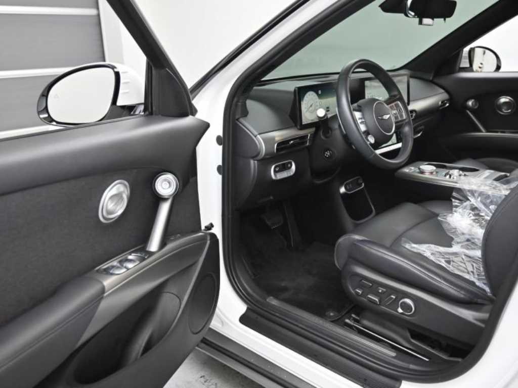 Genesis GV60 - Vista 11