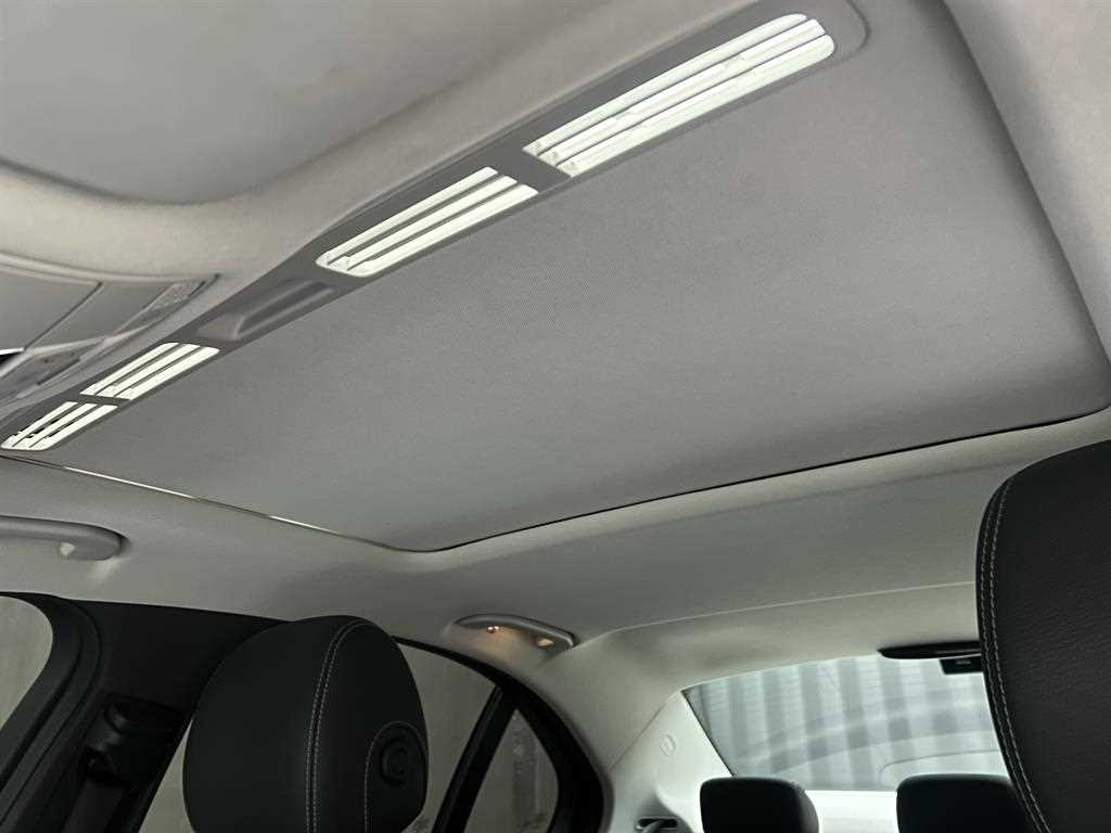 Mercedes Benz C Class - Vista 12