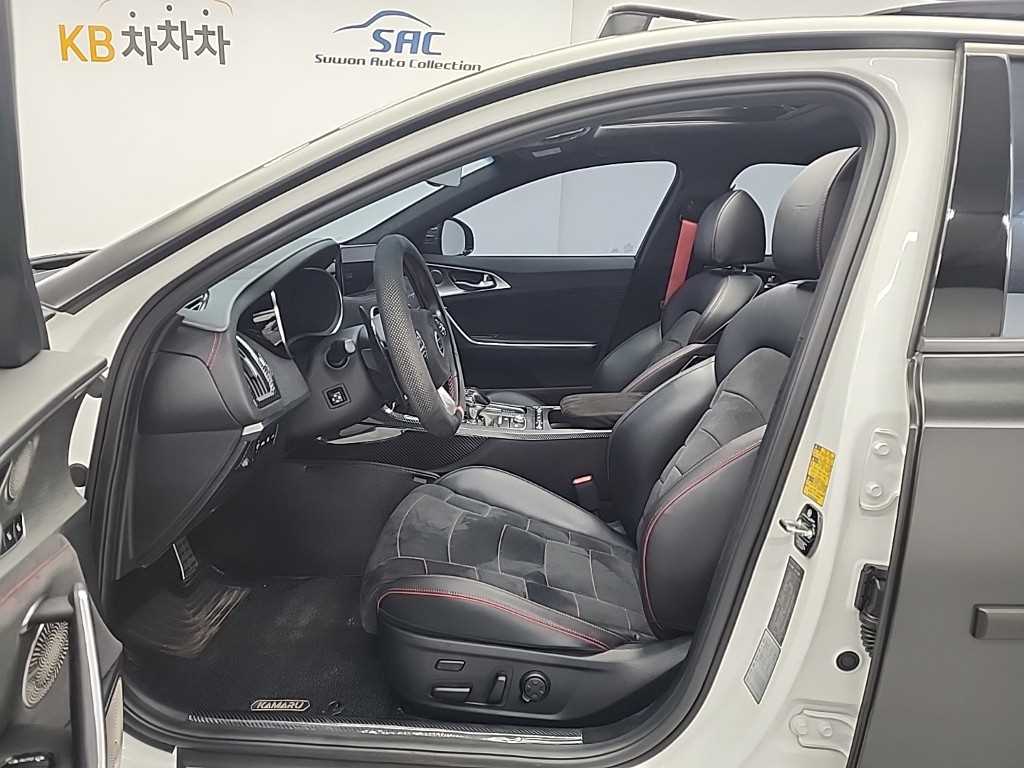 KIA Stinger - Vista 11