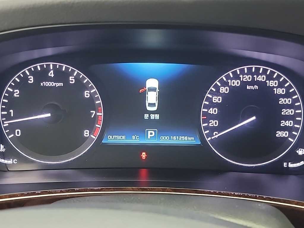 HYUNDAI Equus - Vista 6