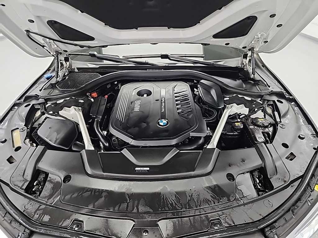 BMW 7 Series - Vista 5