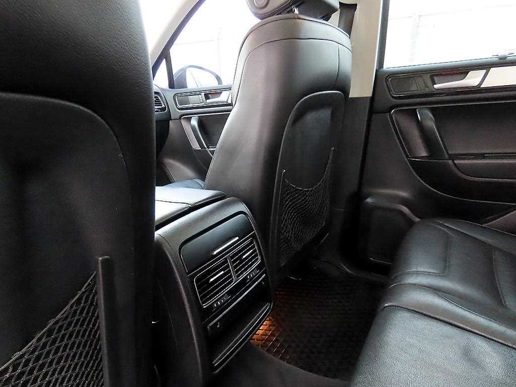 Volkswagen Touareg 2013 Gris - Importación desde Corea - HF Imports Iquique - Foto 15