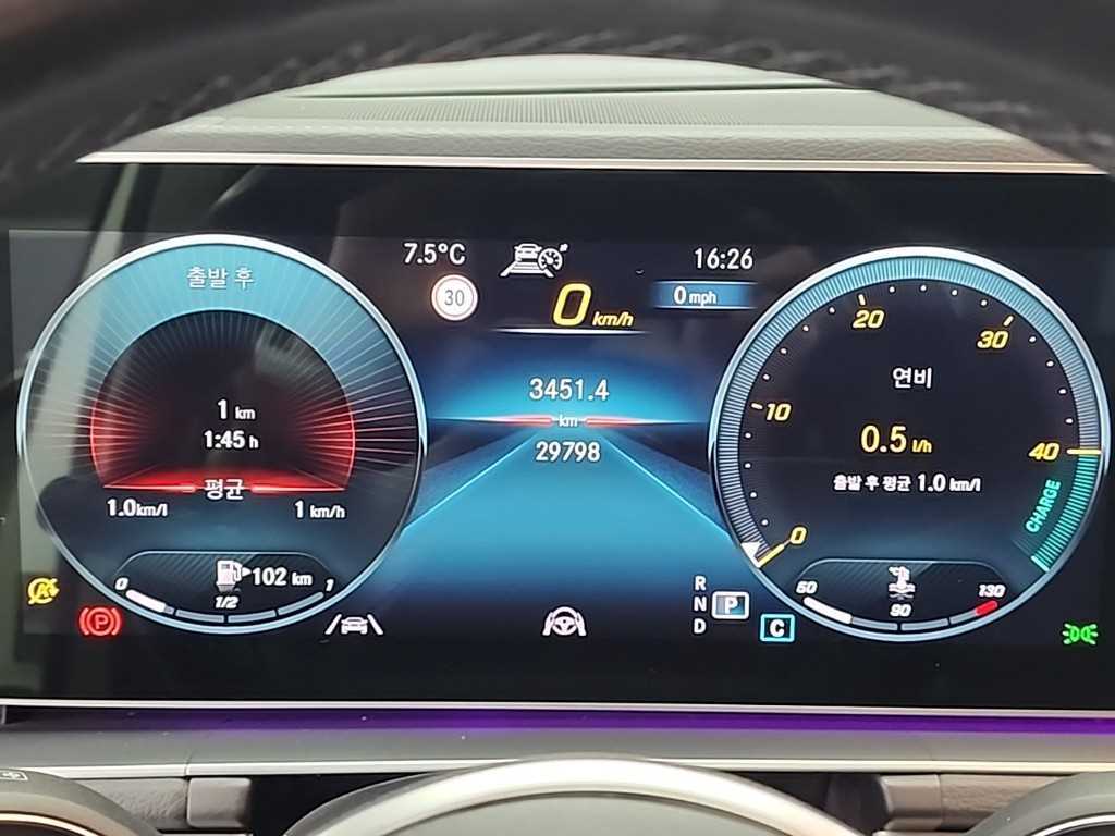 Mercedes Benz GLE Class - Vista 6