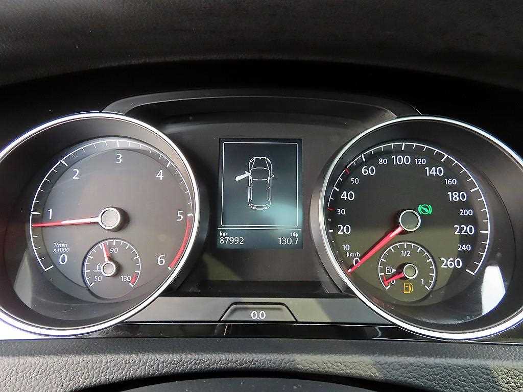 Volkswagen Golf - Vista 9